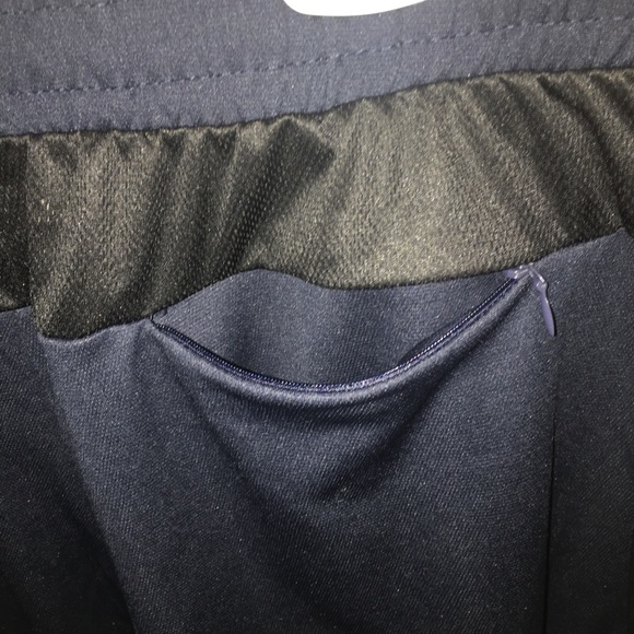 Shorts - Picture 4 of 5